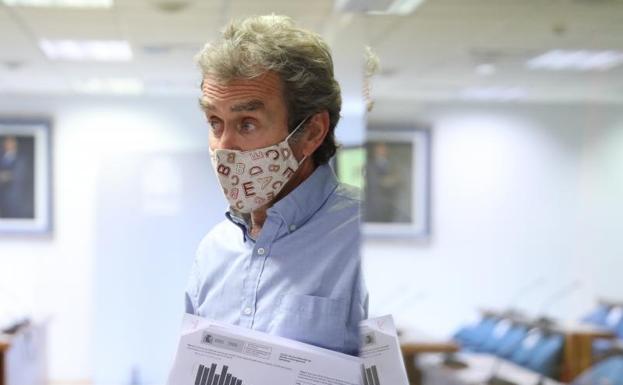 Sanidad trabaja en una fecha para relajar el uso de la mascarilla