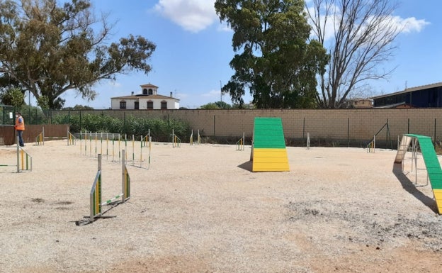 Campillos inaugura el primer parque canino del municipio en una parcela de 6.000 metros cuadrados