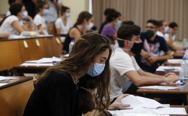 La UMA cierra bibliotecas y cafeterías y traslada exámenes en las facultades sedes de selectividad