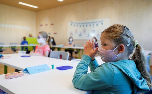Andalucía cuenta con 129 aulas afectadas por coronavirus, 47 más que hace una semana