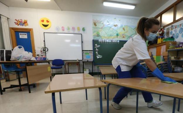 Andalucía tiene dos centros escolares cerrados y 143 aulas afectadas por Covid-19