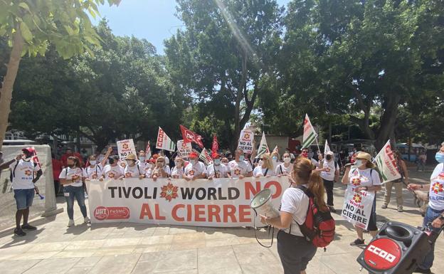 Los trabajadores de Tivoli vuelven a exigir la reapertura del parque: «Tremón nos tiene que dar una oportunidad»