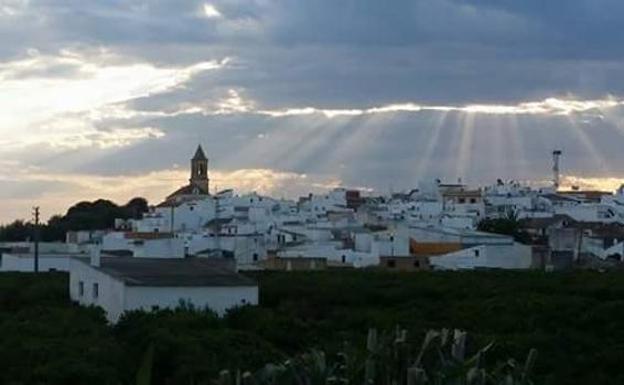 Solo dos municipios andaluces superan la tasa de 1.000 casos y mantendrían el cierre perimetral