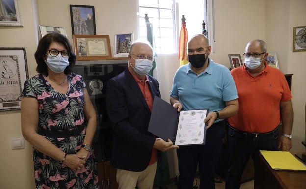 Juan Montoya pintará el cartel de las hermandades de gloria de Málaga el año próximo
