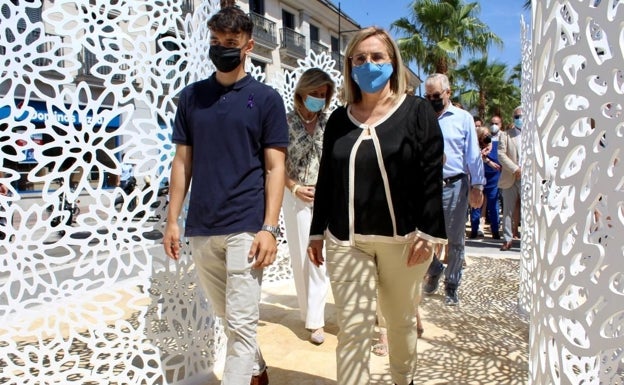 Fuengirola inaugura un monumento dedicado a Leonor Muñoz y a todas las víctimas de violencia de género