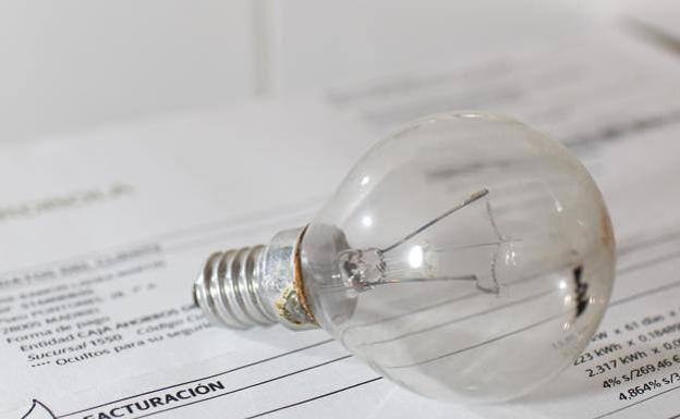 OCU: Diez soluciones para ahorrar en la factura de la luz