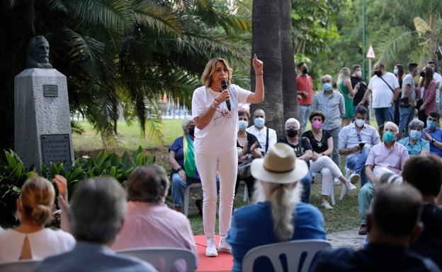 Susana Díaz se reivindica como garantía para mantener un PSOE-A con autonomía frente a Madrid