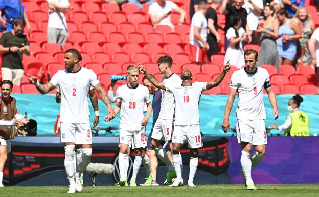 Sterling muestra el camino en Wembley