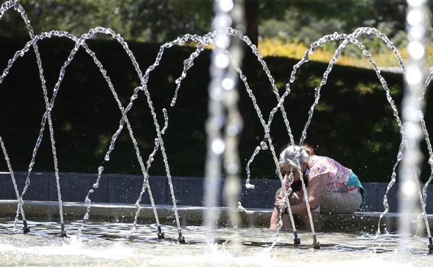 El calor subirá los termómetros en Málaga a los 30 grados o más este lunes