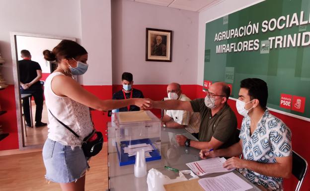 Los militantes del PSOE de Málaga comienzan a votar en las primarias