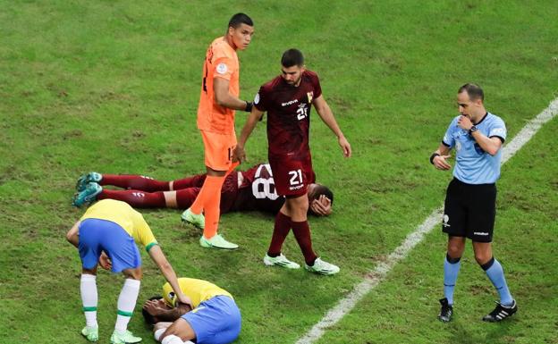 Estimable debut del malaguista Alexander en la Copa América ante la Brasil liderada por Neymar