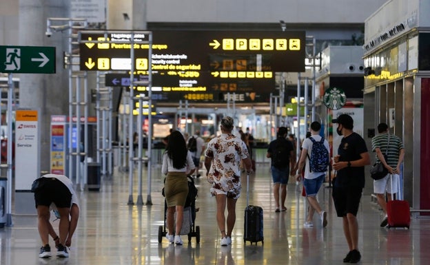 El retraso a agosto de la llegada de turistas ingleses hace perder 25 millones a la semana a los hoteles de la Costa