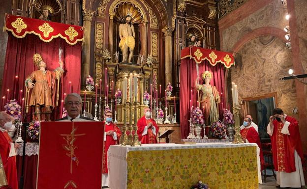 El obispo preside la misa por la festividad de los Santos Patronos de Málaga