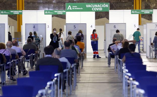 El Palacio de Ferias sólo abrirá tres días para vacunar la próxima semana