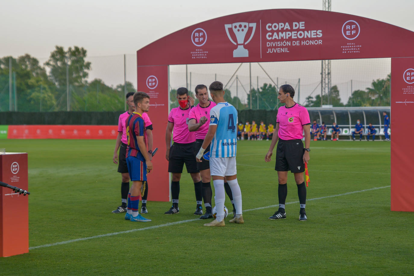 La semifinal de la Copa de Campeones juvenil entre el Málaga y el Barcelona, en imágenes