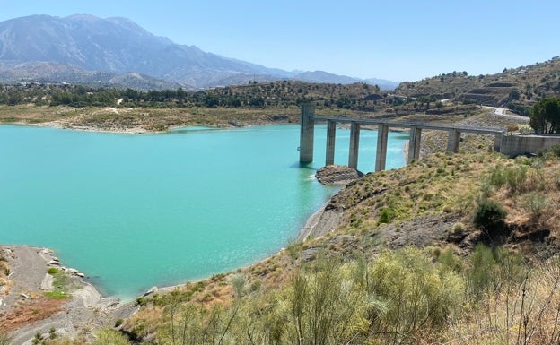 La Junta corta el agua a una comunidad del núcleo veleño de Lagos por superar la dotación prevista hasta octubre