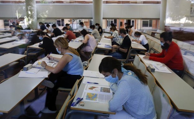 Educación estudia repetir la parte práctica del examen de oposiciones de la especialidad de Dibujo