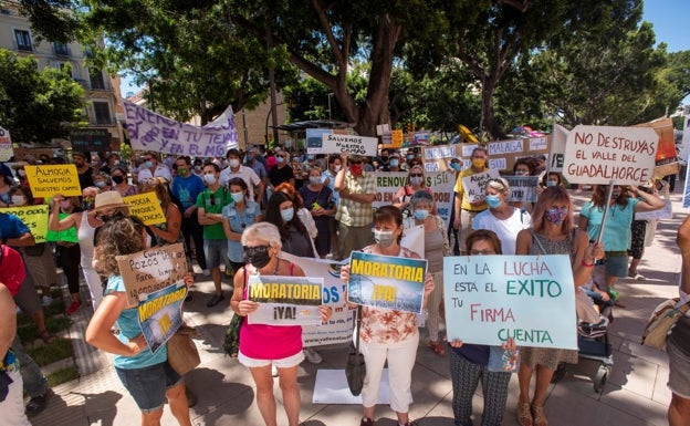 Vecinos del Guadalhorce y la Sierra de las Nieves se manifiestan en Málaga contra la creación de megaparques fotovoltaicos