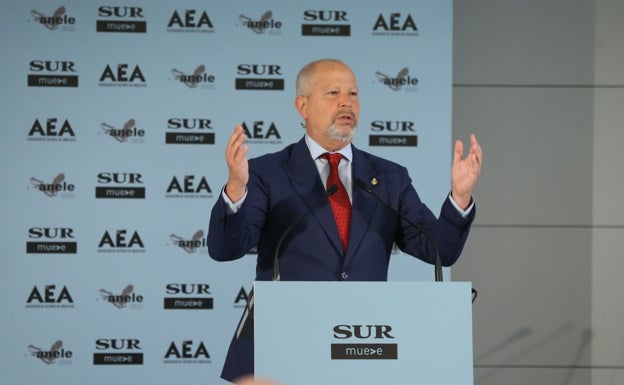 El consejero de Educación reconoce a los docentes por «culminar lo que parecía imposible»