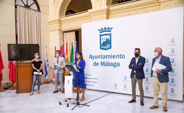 El Ayuntamiento de Málaga da luz verde a ayudas para la venta ambulante y el taxi