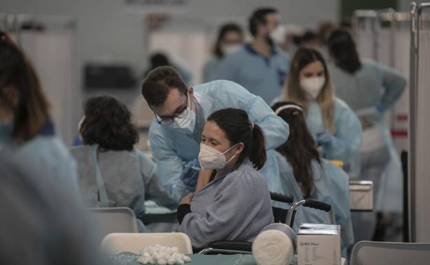 Andalucía pide a Sanidad un esfuerzo para que vuelvan a llegar 750.000 vacunas semanales