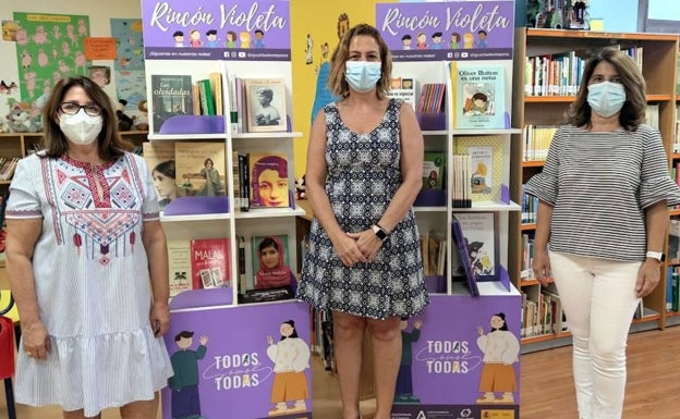 Estepona crea el 'Rincón Violeta' en sus bibliotecas para transmitir valores de igualdad a través de la lectura