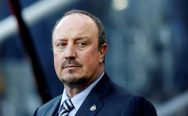 Benítez entrenará al Everton pese a las protestas de los aficionados