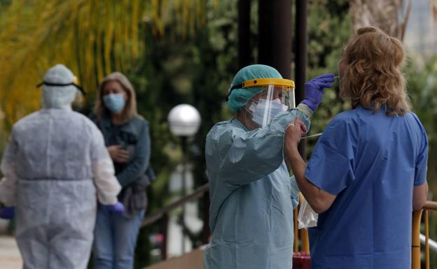 La provincia de Málaga suma casi 600 contagios en las últimas horas y entra en riesgo extremo