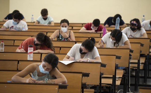 El doble grado de Matemáticas e Informática supera por primera vez a Medicina en nota de corte