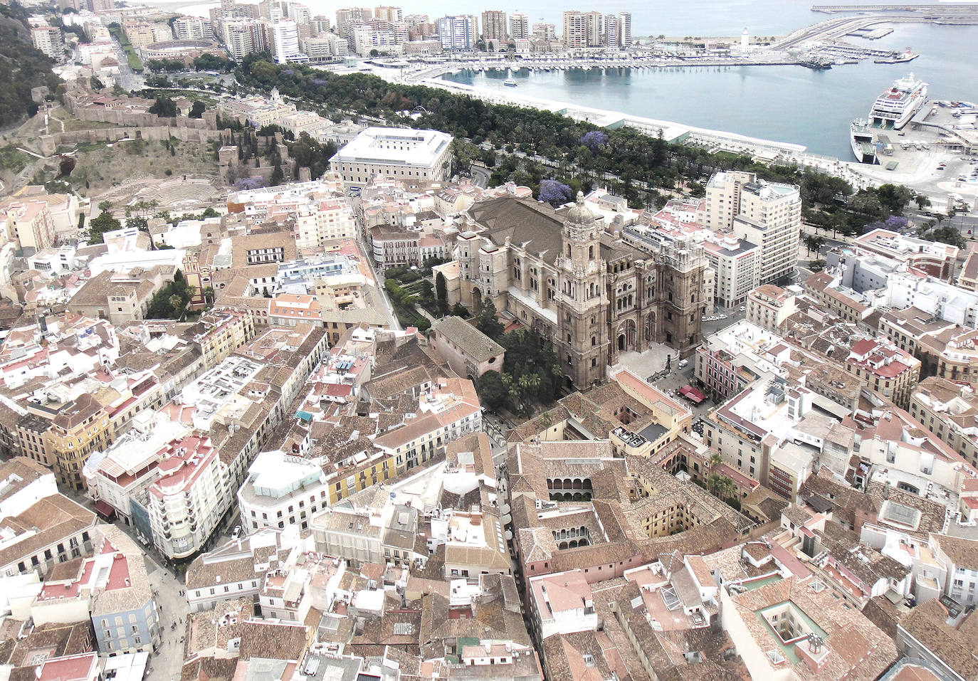 La Real Academia de San Fernando respalda el proyecto de la cubierta para la Catedral de Málaga