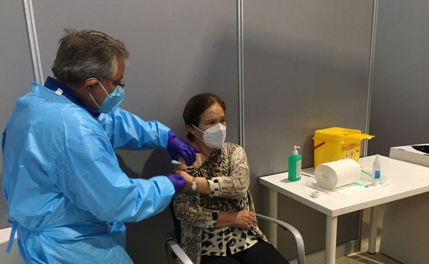 La Junta vacunará con Janssen sin cita previa a personas entre 40 y 69 años desde el martes en Málaga