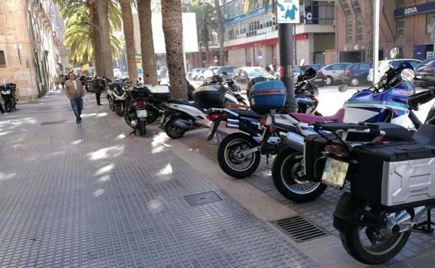 Los vecinos de la Alameda Colón estallan con la situación de la calle