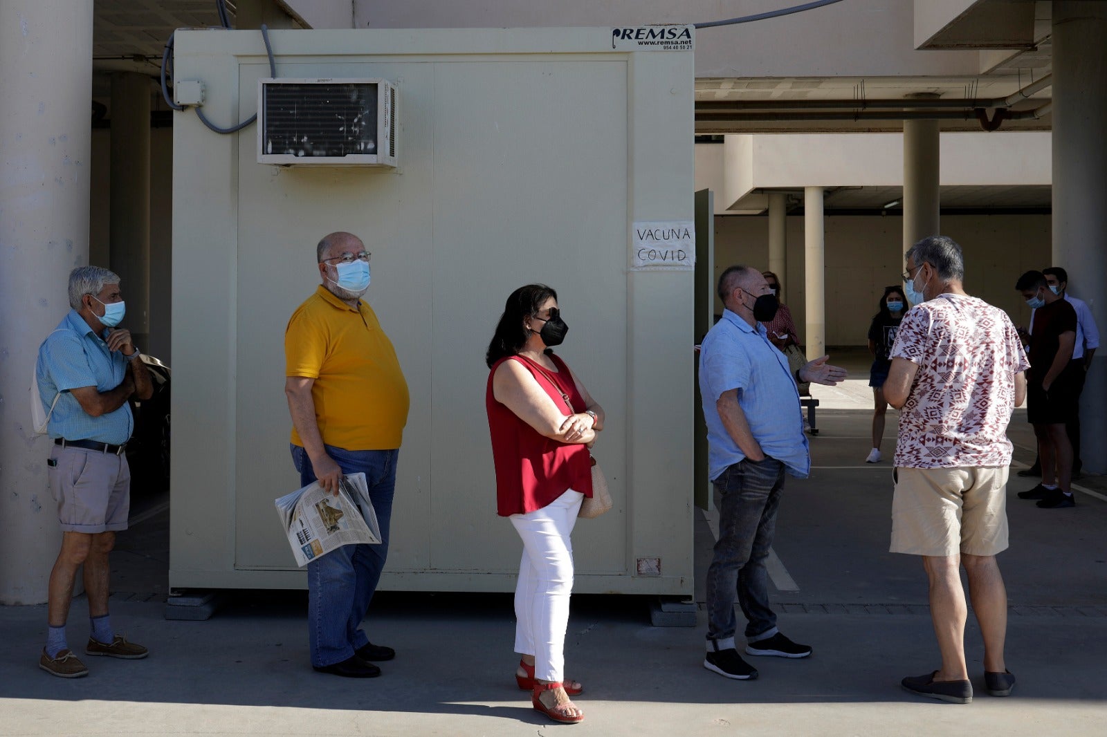 Colas en el primer día de vacunación sin cita previa en Málaga