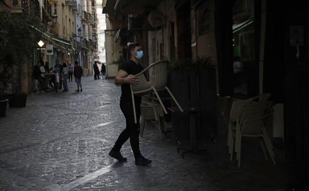 Moreno no ve «razón suficiente» para un nuevo toque de queda en Andalucía