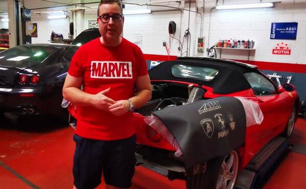 Los entresijos de la puesta a punto de un superdeportivo Ferrari en el taller