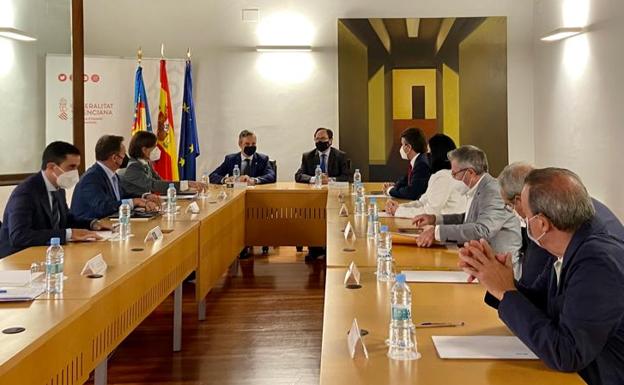 Andalucía y Valencia pactan una propuesta común para acabar con la infrafinanciación