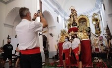 La devoción a la Virgen del Carmen se deja sentir por tierra y mar en Málaga a pesar de la pandemia
