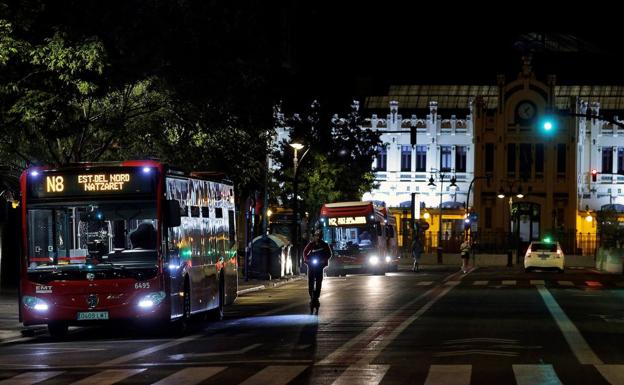 Vuelve el toque de queda nocturno a Cataluña y Cantabria para contener la quinta ola