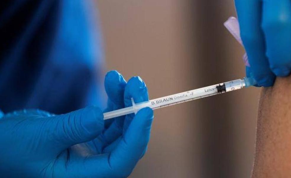 El SAS vacunará sin cita previa en Vélez-Málaga y Nerja el próximo jueves a mayores de 40 años