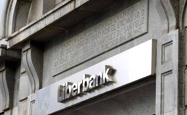 La CNMV rectifica las cuentas de Liberbank y rebaja el beneficio declarado un 61%