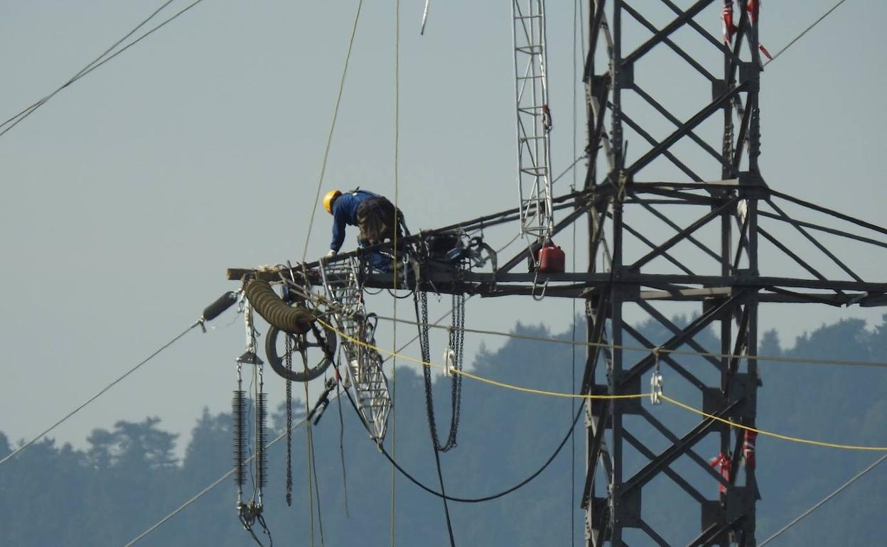 Un hidroavión, la causa del apagón eléctrico con más de 640.000 afectados en toda España