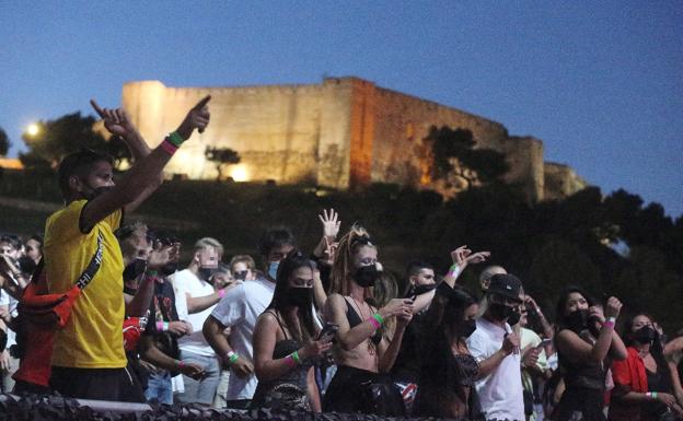 Castlepark: ensayo Covid en la pista de baile de Marenostrum Fuengirola