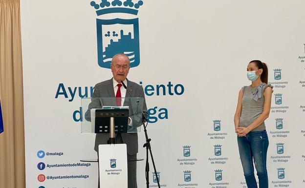 De la Torre le contesta al PSOE que sí está preocupado por la gobernabilidad y que tiene «gran confianza» en la lealtad de Cassá