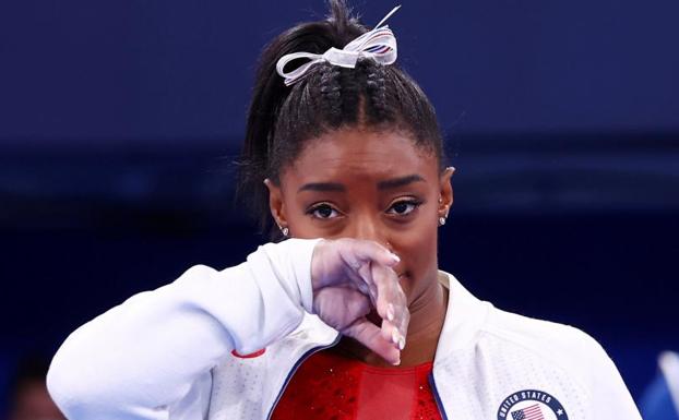 Biles aumenta el suspense sobre su salud al renunciar también a la final individual