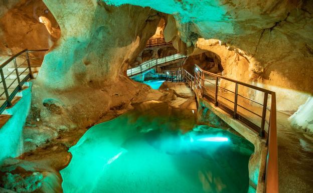 Turismo Costa del Sol promociona la riqueza de las cuevas de Málaga con un material inédito