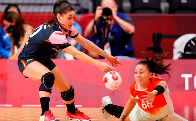 Las 'guerreras' extienden su agonía olímpica a la última jornada tras perder ante Hungría