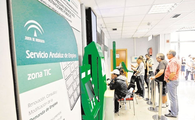 La Junta de Andalucía desbroza el bosque de sus entidades instrumentales