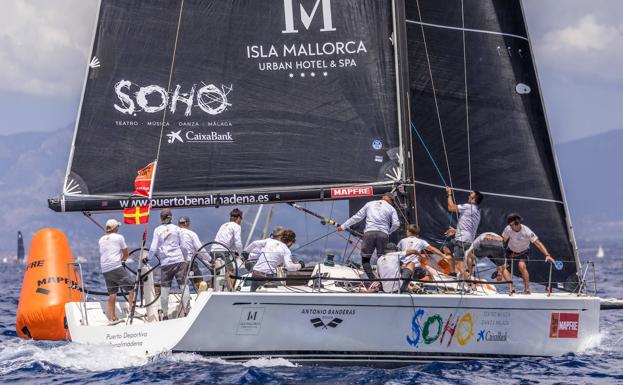 El 'Teatro del Soho CaixaBank' comienza liderando la Copa del Rey de Vela