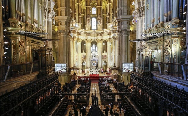 Prevén traslados a las seis de la mañana para la exposición de imágenes de las cofradías en la Catedral de Málaga