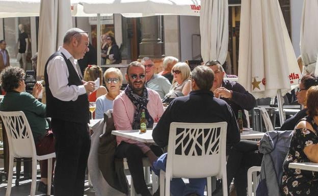 Málaga pasa de tener en dos meses 3.612 contratos eventuales a indefinidos